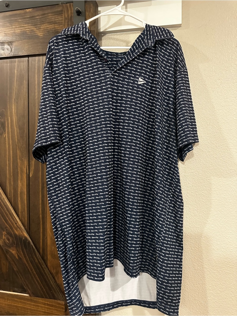 Breezy Navy Script-Print Polo Shirt — Short Sleeve